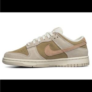 NIKE DUNK LOW SUEDE LIGHT PINK / BEIGE